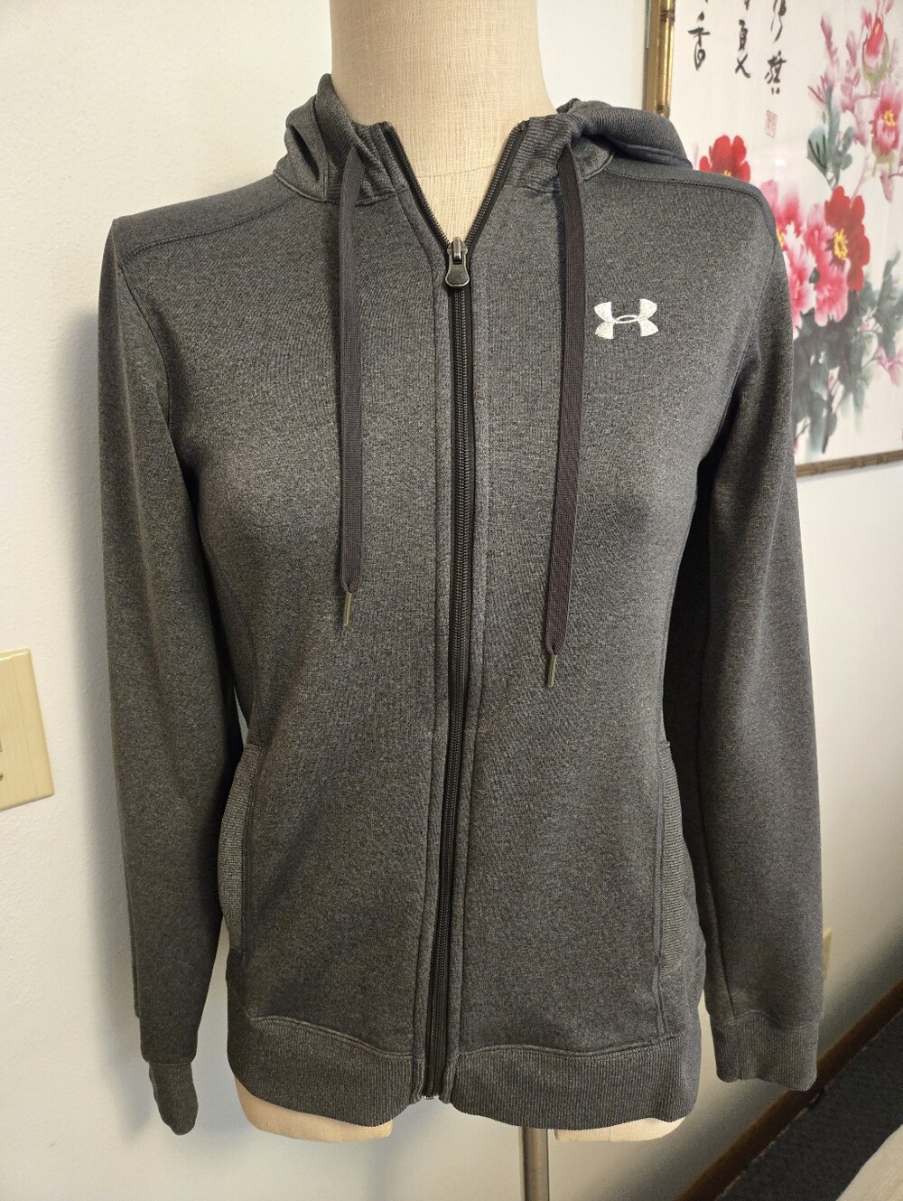 Under Armour Women's Dark Gray Full-Zip Hoodie Semi-Fitted. Size Small.